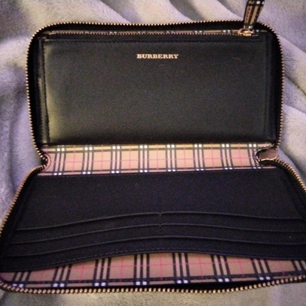 Burberry wallet
